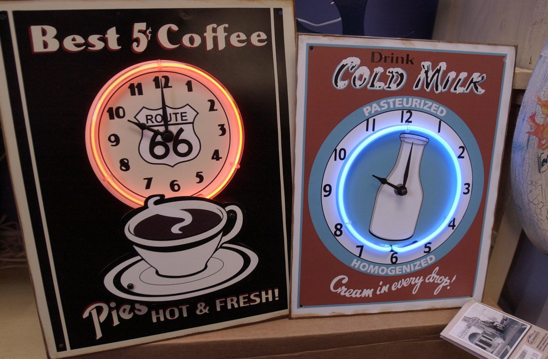 CLOCK DESIGN 4 SAS